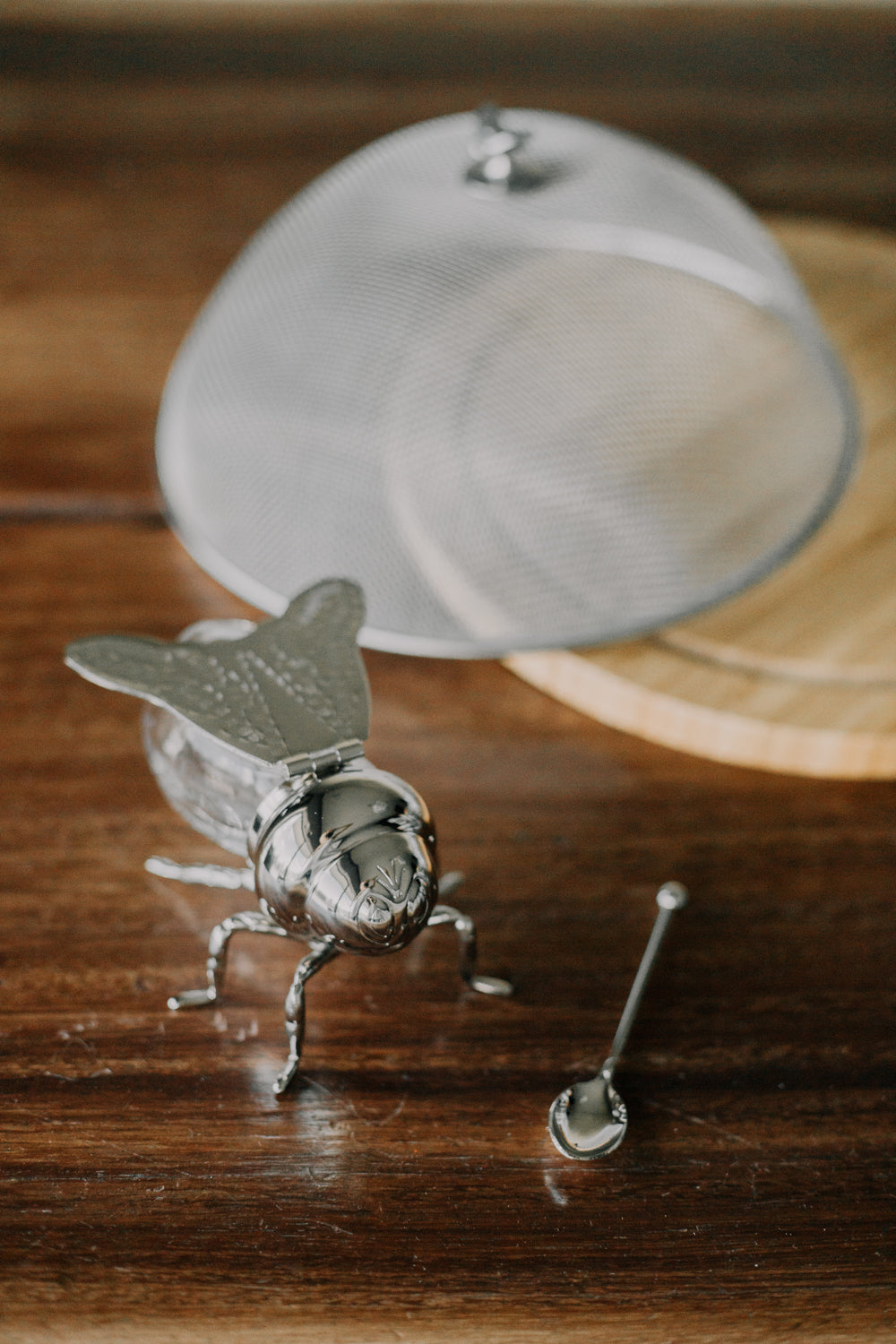 Abeja mielera con servidor