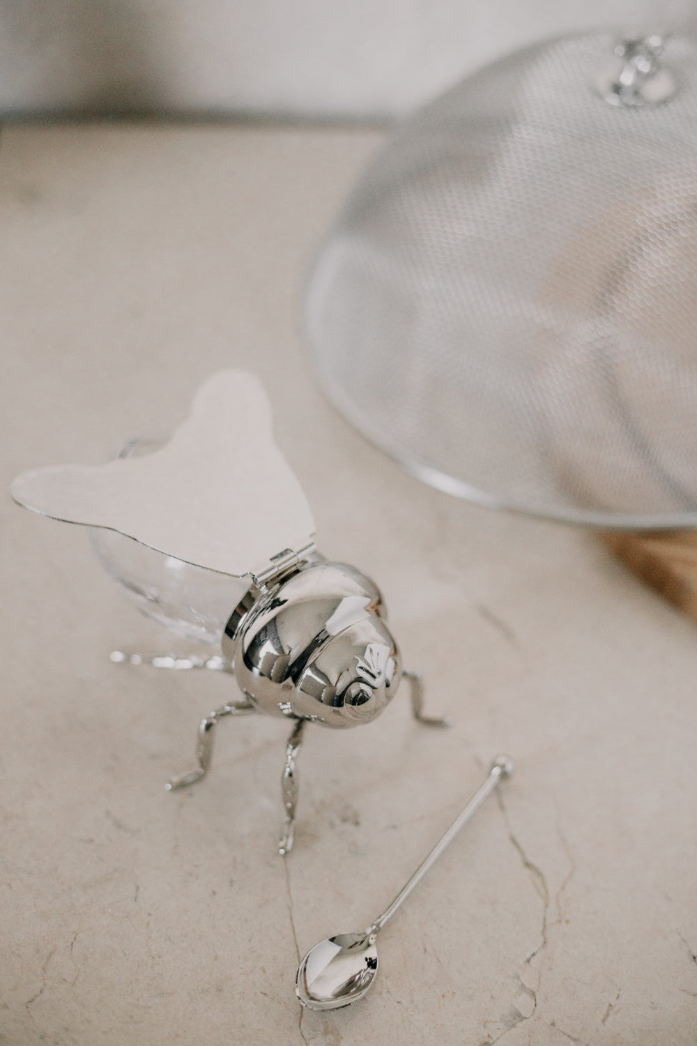 Abeja mielera con servidor