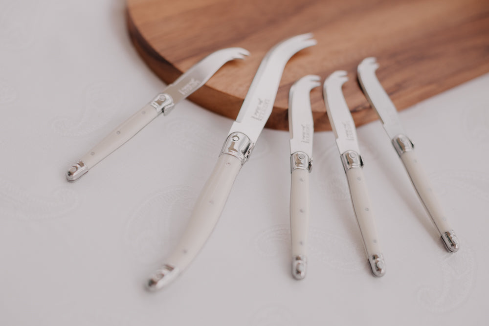 Laguiole Tabla con 5 cuchillos para queso negro